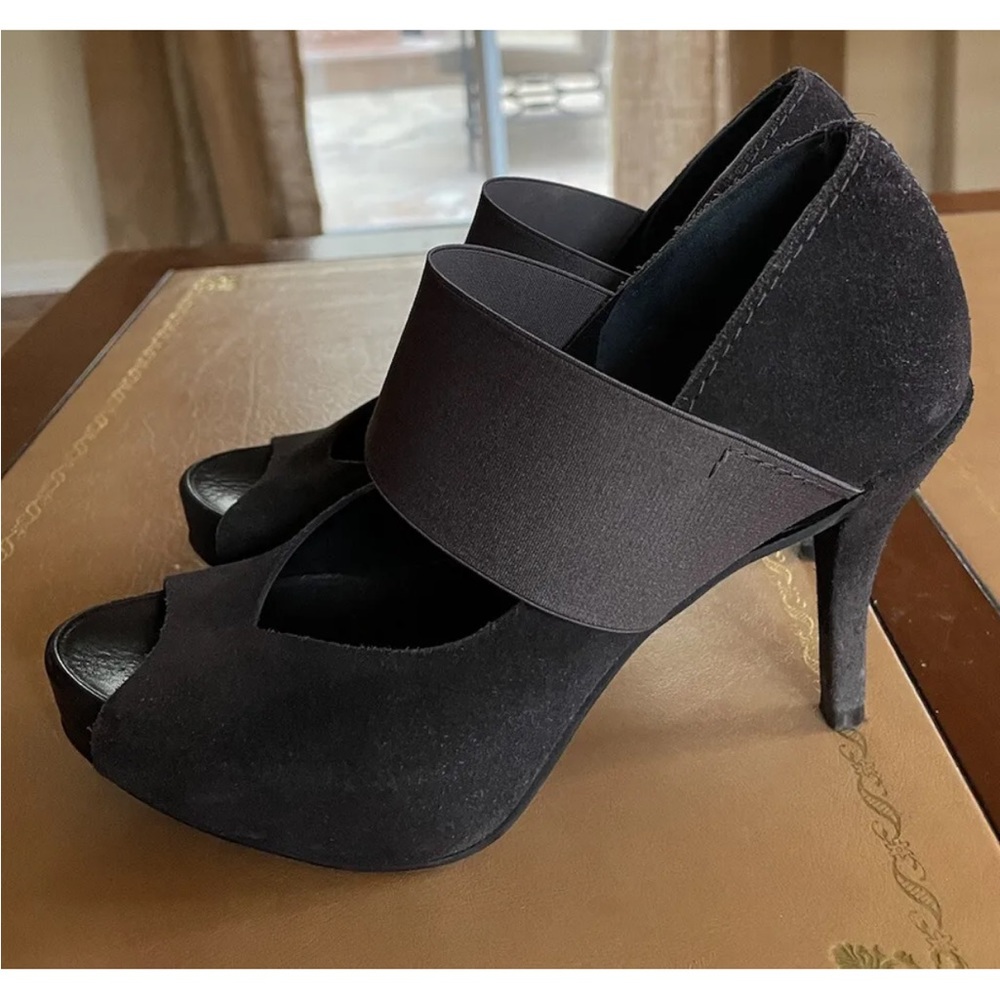 Pedro Garcia Banded Covered Platform Suede Peep Toe Heel in Gray Suede 37 1/2